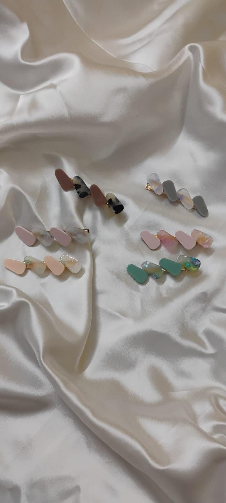 Joyify Pastel Heart Hair slide Set, Multicolor Resin Barrettes, Minimalist Design Hair Accessories for Women, Pink Green Gray Colors